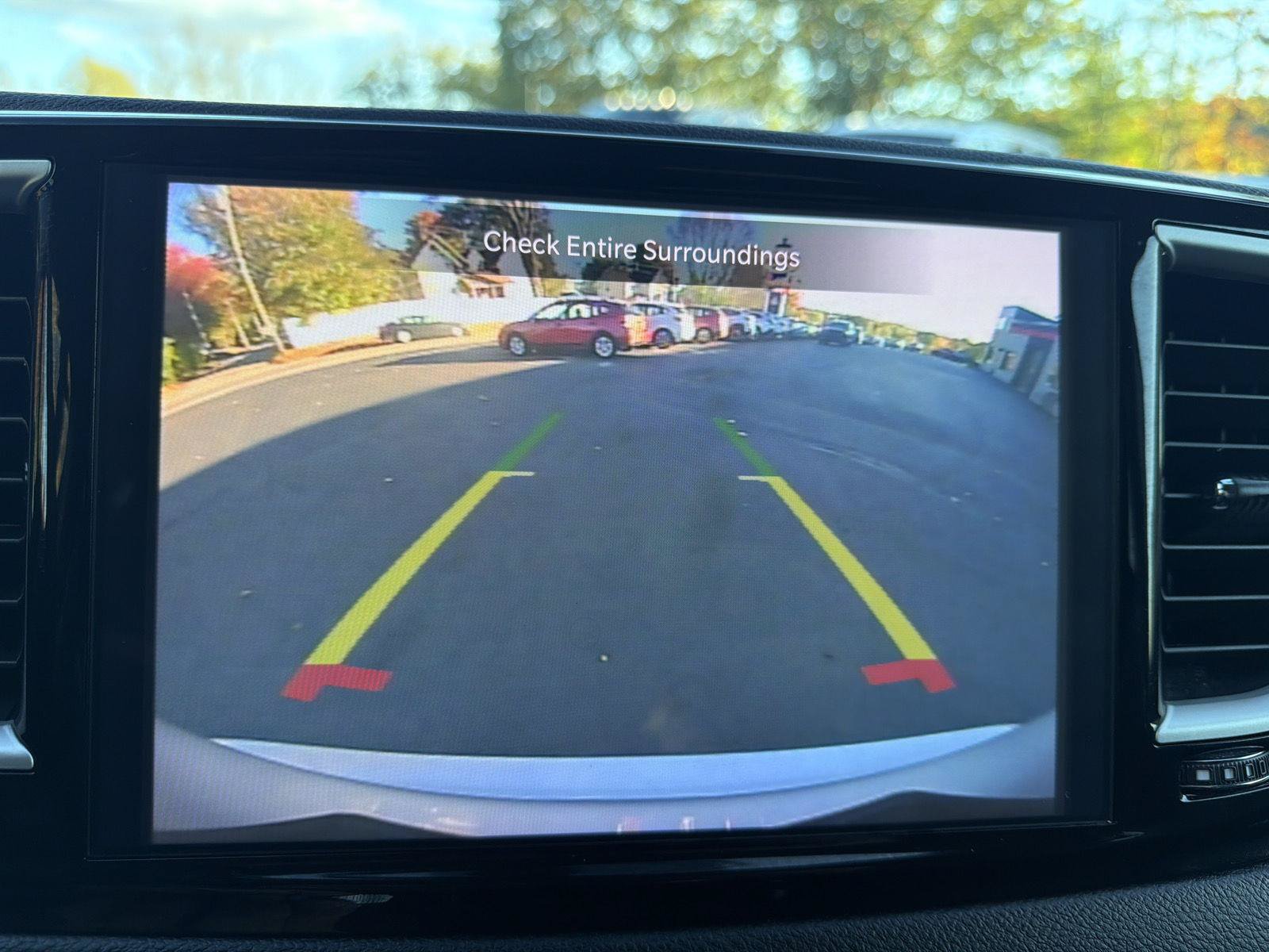 Used 2024 Chrysler Pacifica Touring-L FWD image 21