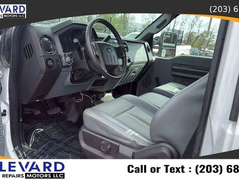 Used 2015 Ford F550 4x4 Regular Cab Super Duty image 29