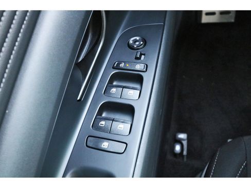 Certified 2025 Hyundai Elantra Sport image 22