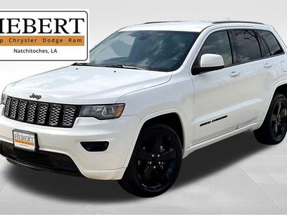 Used 2017 Jeep Grand Cherokee Altitude