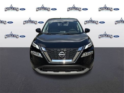 Used 2023 Nissan Rogue SV image 2