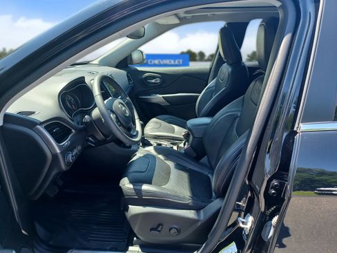 Used 2021 Jeep Cherokee Limited w/ Mopar Interior Package AWD/4WD image 7