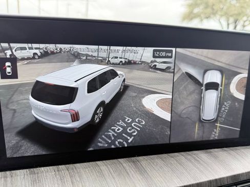 Used 2024 Kia Telluride SX w/ Towing Package image 40