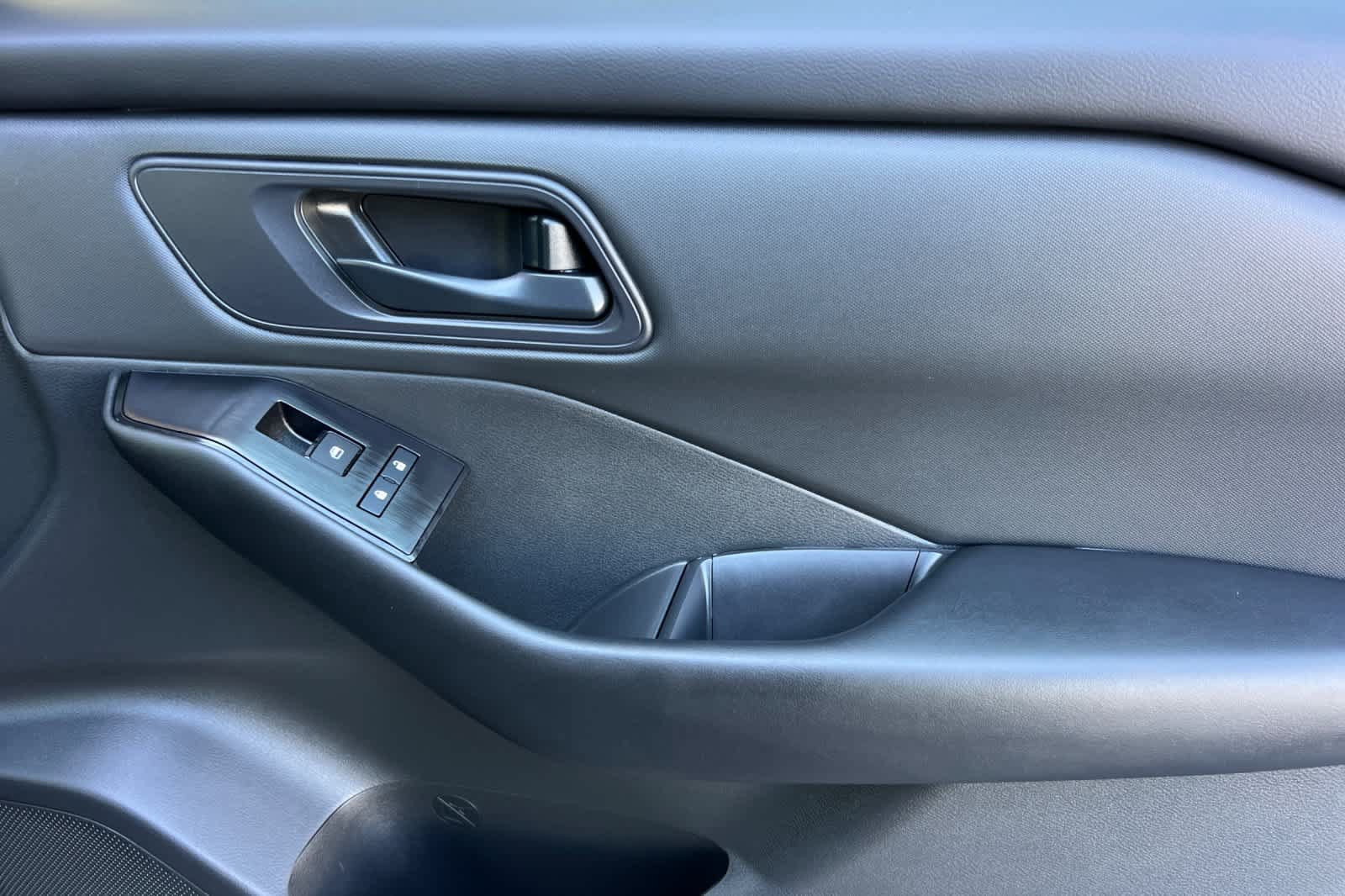 Used 2026 Nissan Rogue S FWD image 19