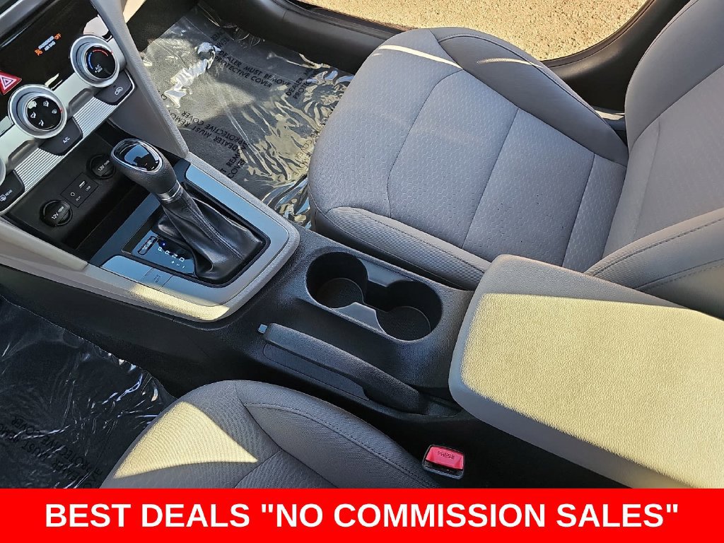 Used 2019 Hyundai Elantra SE FWD image 22
