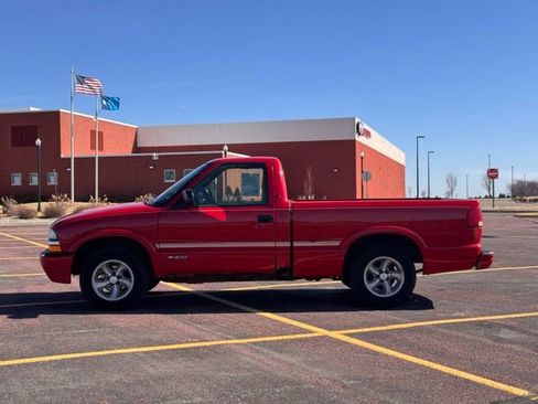 Used 1999 Chevrolet S10 Pickup LS w/ Preferred Equipment Group image 27