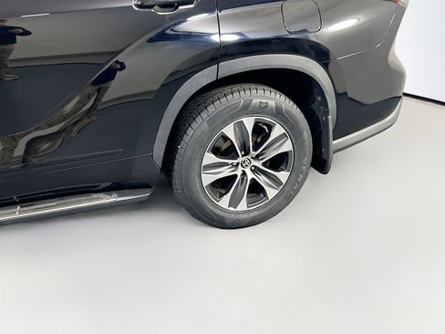 Used 2022 Toyota Highlander XLE image 31