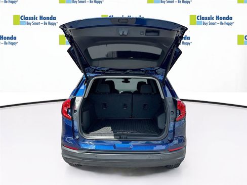 Used 2023 GMC Terrain SLE w/ Driver Convenience Package image 29