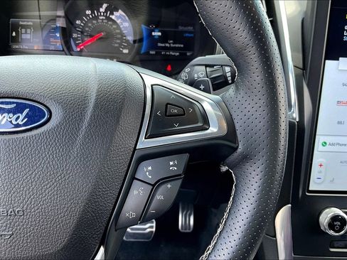 Used 2022 Ford Edge ST image 19