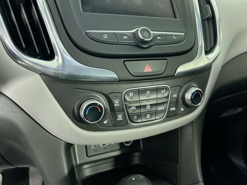 Used 2020 Chevrolet Equinox LT FWD image 21