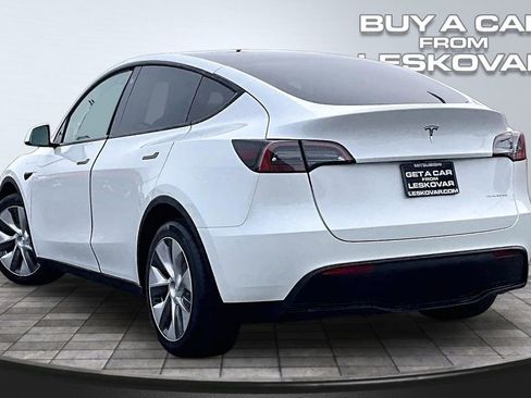 Used 2023 Tesla Model Y Long Range image 2