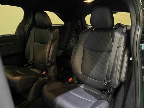 Certified 2025 Toyota Sienna XLE Woodland Edition image 13