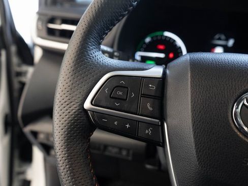 Used 2023 Toyota Sienna XSE image 23