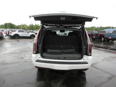 Used 2019 Cadillac Escalade Premium Luxury AWD/4WD image 8
