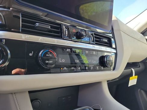 New 2026 Nissan Pathfinder SL w/ SL Premium Package image 15