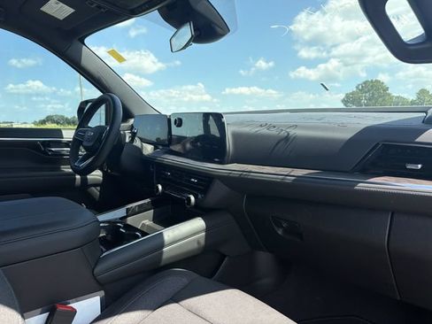 Used 2026 Chevrolet Tahoe LS RWD image 15