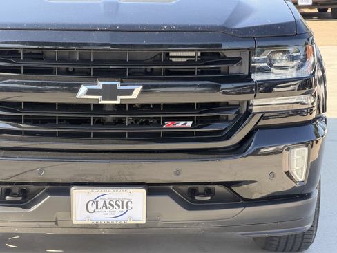 Used 2018 Chevrolet Silverado 1500 LTZ Z71 w/ LTZ Plus Package AWD/4WD image 6