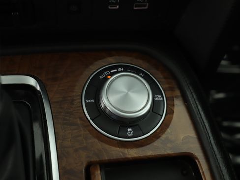 Used 2024 Nissan Armada SL w/ Captain's Chairs Package image 17