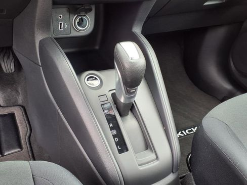 New 2025 Nissan Kicks Play S image 10