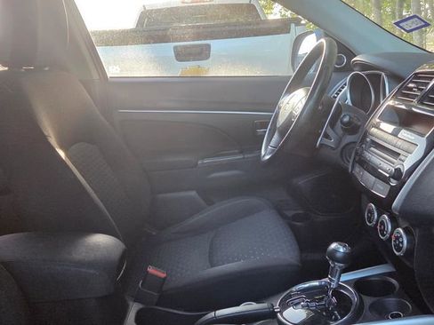 Used 2011 Mitsubishi Outlander Sport SE AWD/4WD image 10