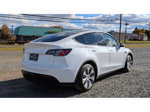 Used 2021 Tesla Model Y 2WD image 7