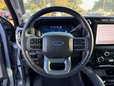 Used 2024 Ford F250 Lariat w/ Lariat Ultimate Package AWD/4WD image 10