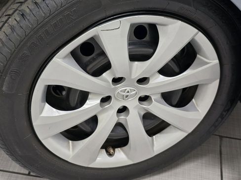 Used 2020 Toyota Corolla LE FWD image 9