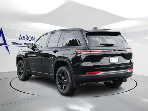 New 2026 Jeep Grand Cherokee Altitude AWD/4WD image 2