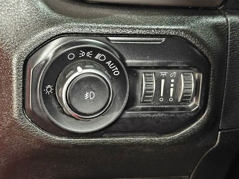 Used 2018 Jeep Wrangler Unlimited Sport S AWD/4WD image 38