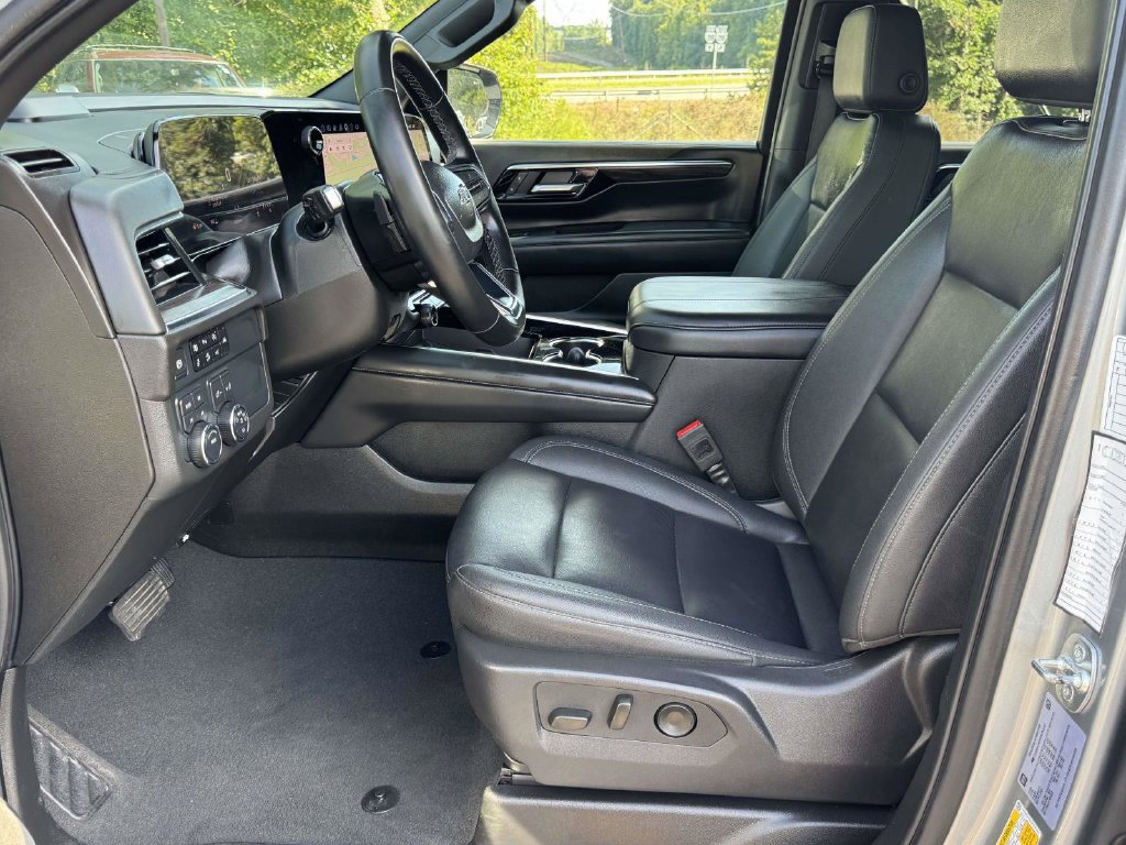Used 2025 Chevrolet Suburban Z71 AWD/4WD image 22