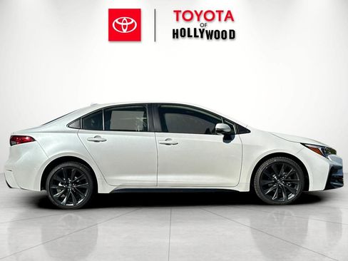New 2026 Toyota Corolla XSE image 3