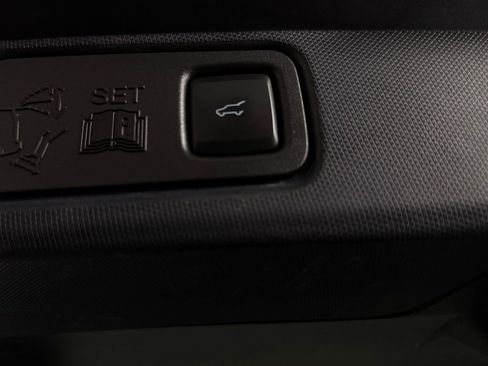 Used 2021 Ford Mustang Mach-E Premium image 31