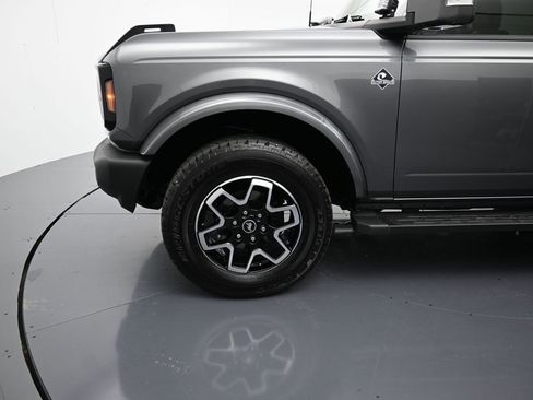 Used 2024 Ford Bronco Outer Banks image 10