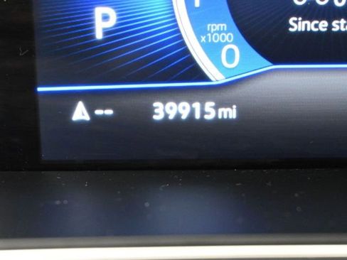 Used 2022 Volkswagen Tiguan SE image 19