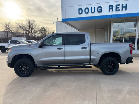 Used 2024 Chevrolet Silverado 1500 LT Trail Boss w/ LT Trail Boss Premium Package image 9