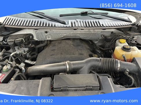 Used 2017 Ford Expedition Limited w/ Equipment Group 301A AWD/4WD image 33