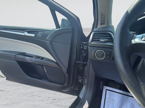 Used 2018 Ford Fusion Titanium FWD image 26