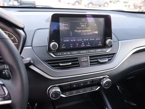 Certified 2025 Nissan Altima 2.5 SR FWD image 15
