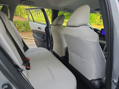 Used 2025 Toyota Corolla Cross L FWD image 11