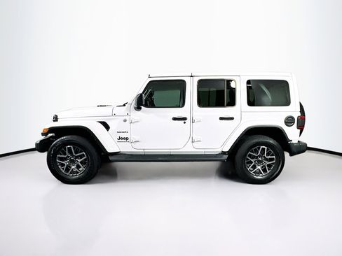 Used 2024 Jeep Wrangler Sahara w/ Technology Group image 4