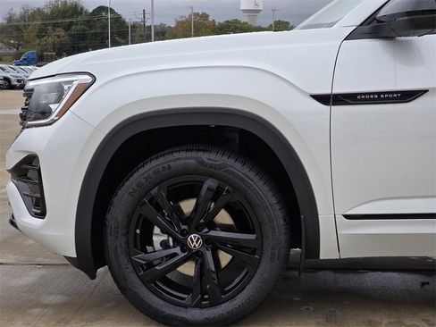 New 2026 Volkswagen Atlas Cross Sport SEL R-Line image 5
