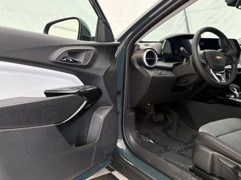 New 2026 Chevrolet Trax LT FWD image 31