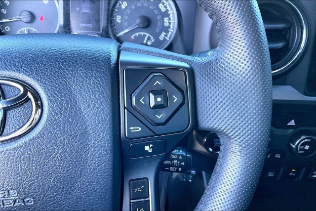 Used 2019 Toyota Tacoma TRD Sport w/ Technology Package AWD/4WD image 21