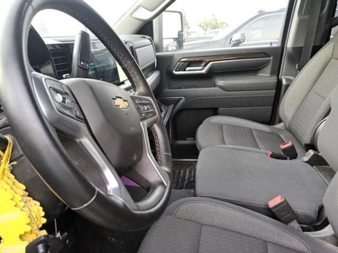 Used 2026 Chevrolet Silverado 2500 LT w/ Safety Package AWD/4WD image 8