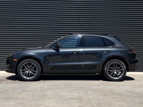 New 2026 Porsche Macan image 2