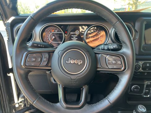 Used 2021 Jeep Wrangler Unlimited Sport image 16