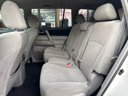 Used 2011 Toyota Highlander 2WD image 17