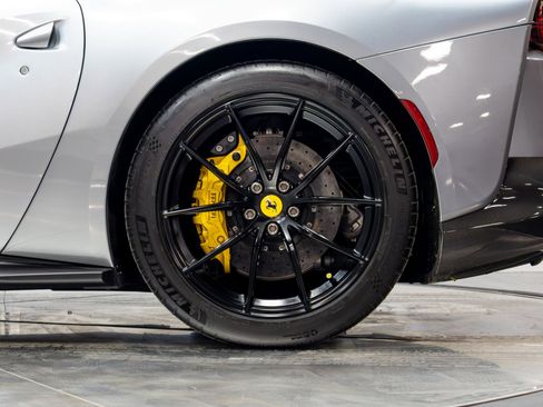 Used 2018 Ferrari 812 Superfast RWD image 37