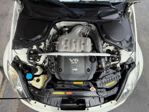 Used 2006 Nissan 350Z Touring RWD image 32