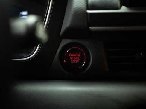 Used 2025 Honda Pilot Black Edition image 28